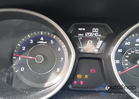 2013 Hyundai Elantra Limited z USA, uszkodzony, nr VIN 5NPDH4AE1DH267345